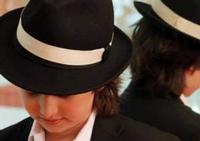 Oliver-Richman-Stars-as-Young-Frank-Sinatra-in-Sandy-Hacketts-Rat-Pack-Show-20010101